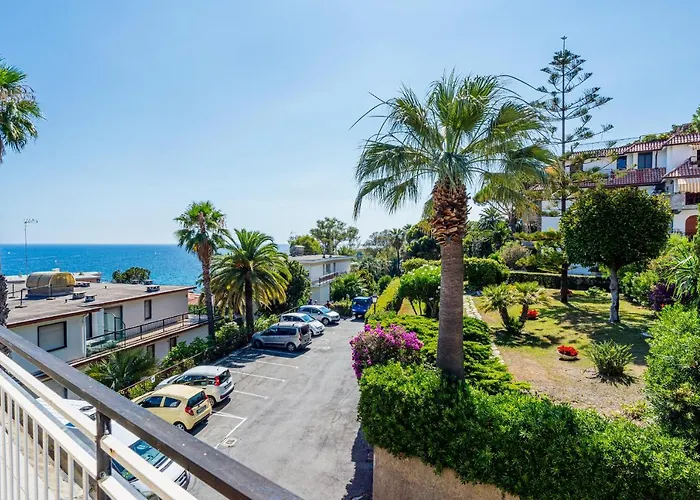 Tre Ponti Panoramic Seaview Apartment